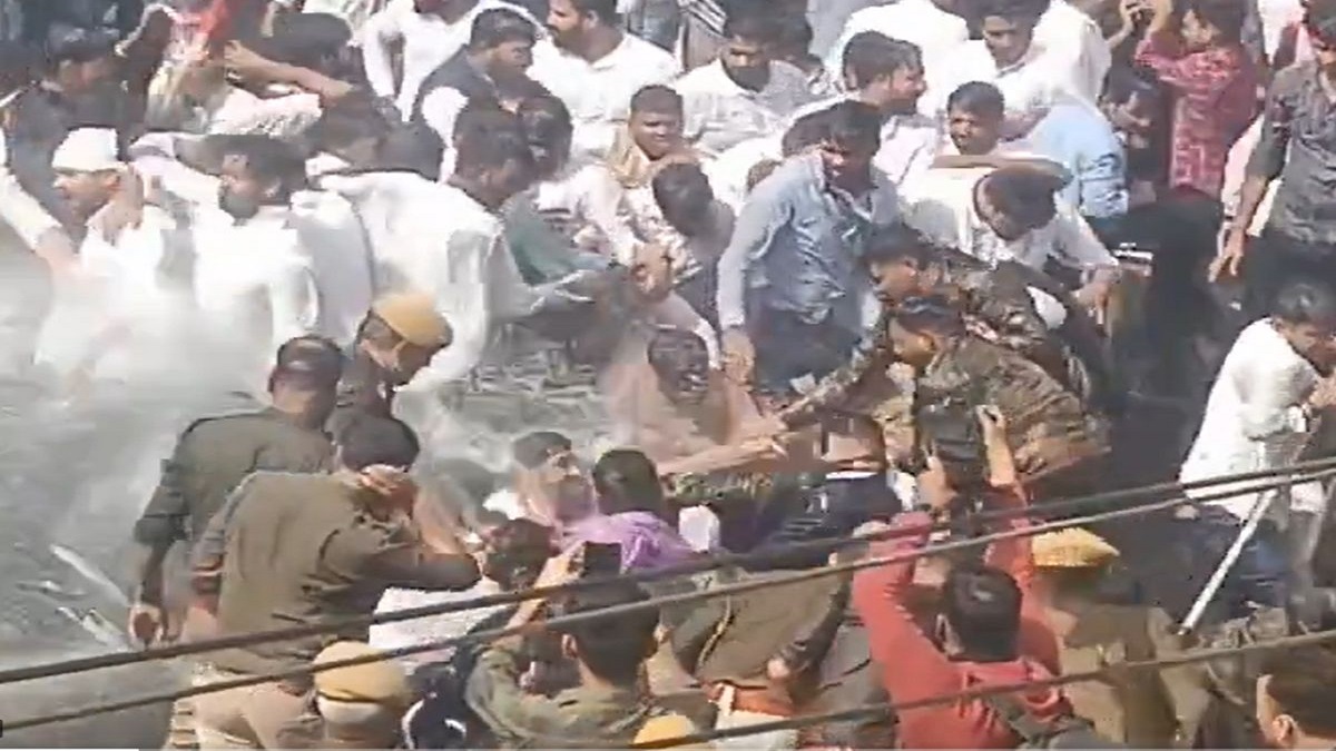 Rajasthan News: यूथ कांग्रेस के प्रदर्शन पर लाठीचार्ज, पुलिस और कार्यकर्ताओं के बीच झड़प