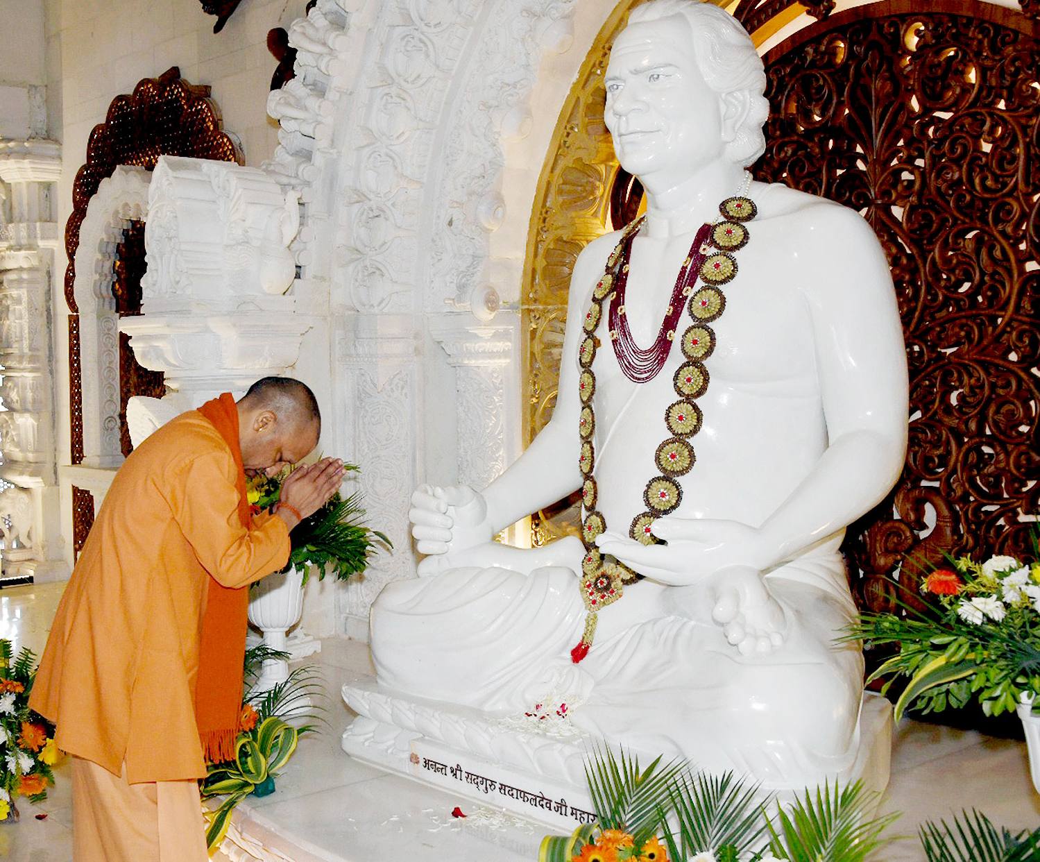 ‘धर्म सुरक्षित तो हम सुरक्षित…’, स्वर्वेद मंदिर के शताब्दी समारोह में योगी का बड़ा बयान, बोले- संत कभी शांत नहीं बैठ सकता