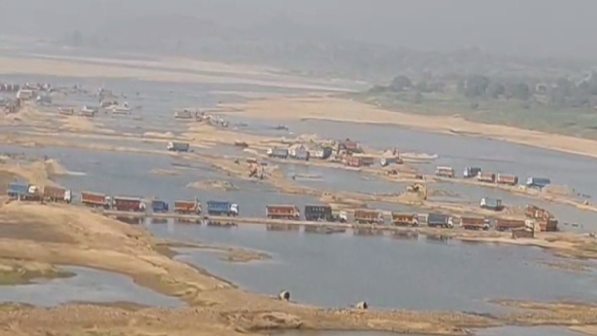 NGT के नियमों की उड़ाई जा रही धज्जियां : सोन नदी में लगातार हो रहा अवैध खनन, खनन निदेशालय पहुंचा मामला