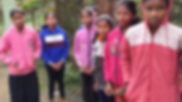 मयूरभंज : तहसीलदार से मिलने 10 किलोमीटर पैदल चले दसवीं कक्षा के छात्र, जानें क्यों ?