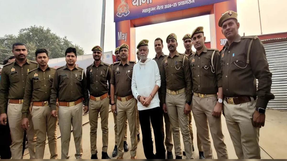 Mahakumbh 2025 : प्रयागराज पहुंचे एक्टर संजय मिश्रा, संगम नगरी में लिया बोटिंग का मजा, सीएम योगी की क्यों की तारीफ ?