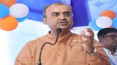 Bihar News: बिहार में 70 साल के बुजुर्गों के लिए खुशखबरी, बनवाएं आयुष्मान वय वंदना कार्ड और…