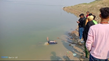 Bihar News: बक्सर के गंगा घाट पर मिला अज्ञात पुरुष का शव, मचा हड़कम्प