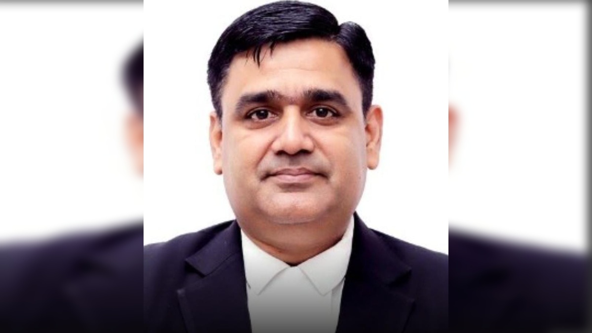 MP में जज की मौत: बैडमिंटन खेलते खेलते गिरे, फिर उठ ही नहीं सके, छत्तीसगढ़ में भी अधिवक्ता के रूप में थे कार्यरत