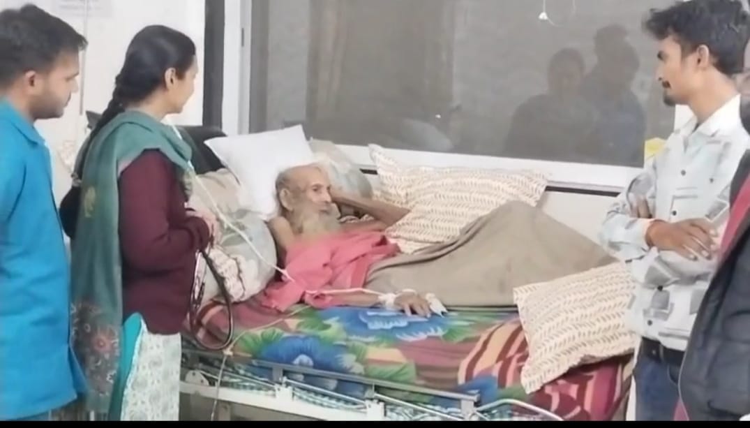 संत सियाराम बाबा का स्वास्थ्य खराब, सीएम डॉ. मोहन ने जाना हालचाल