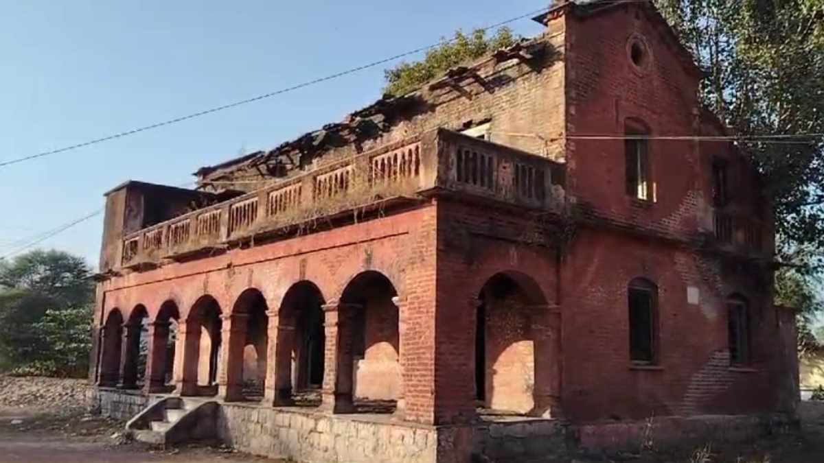 अपने अस्तित्व की दुर्दशा बयां कर रही ‘रानी कोठी, संरक्षण के अभाव में खंडहर में हो रही तब्दील, जानें इसका इतिहास