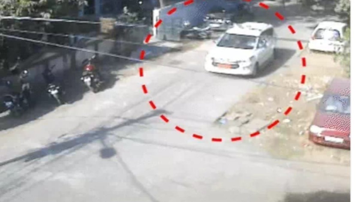 54 किलो सोना मामले में लोकायुक्त से हुई थी लापरवाही ! 8 घंटे बाद सोना और 11 करोड़ नकद लेकर निकल गई थी कार, सीसीटीवी फुटेज आया सामने