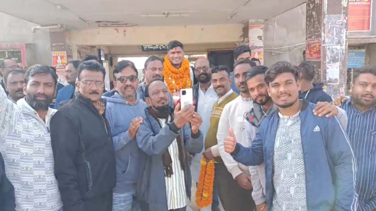प्रो कबड्डी लीग की विजेता हरियाणा स्टीलर्स के खिलाड़ी संस्कार मिश्रा का गृह जिले में हुआ जोरदार स्वागत