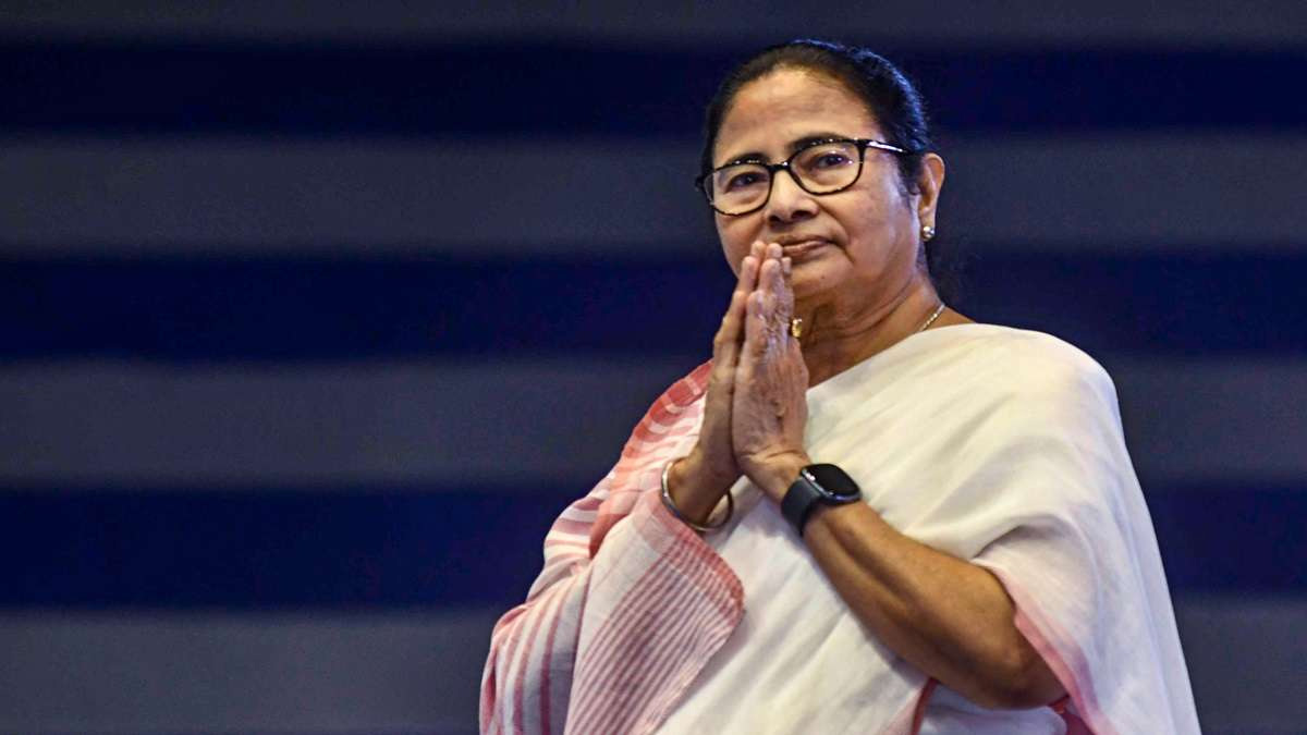 बांग्लादेश में हिंदुओं पर अत्याचार के बीच पश्चिम बंगाल CM ममता ने PM मोदी से कर डाली यह बड़ी मांग