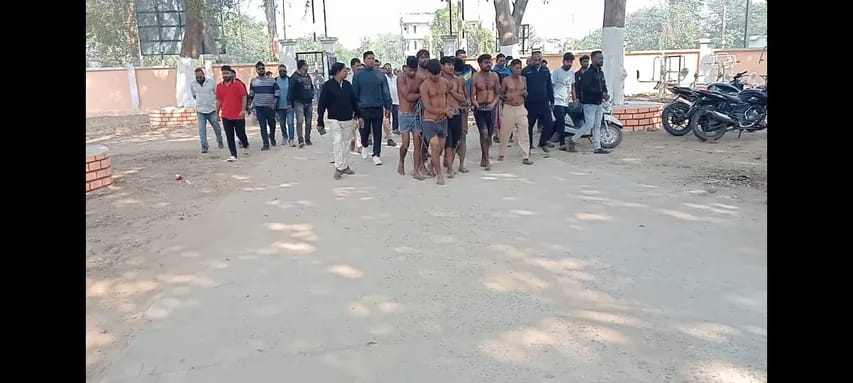 लड़की से ‘दुर्व्यवहार’ का मामला,  पश्चिम बंगाल के 8 श्रमिकों को नंगा कर पीटा गया