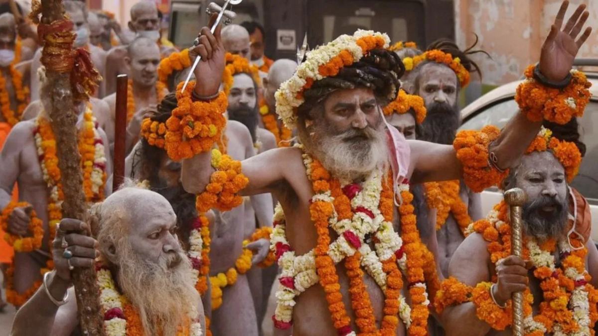 Mahakumbh 2025 : रूस और यूक्रेन के संत एक साथ करेंगे महाकुंभ में पूजन, एक ही हवनकुंड में विश्वशांति के लिए देंगे आहुति