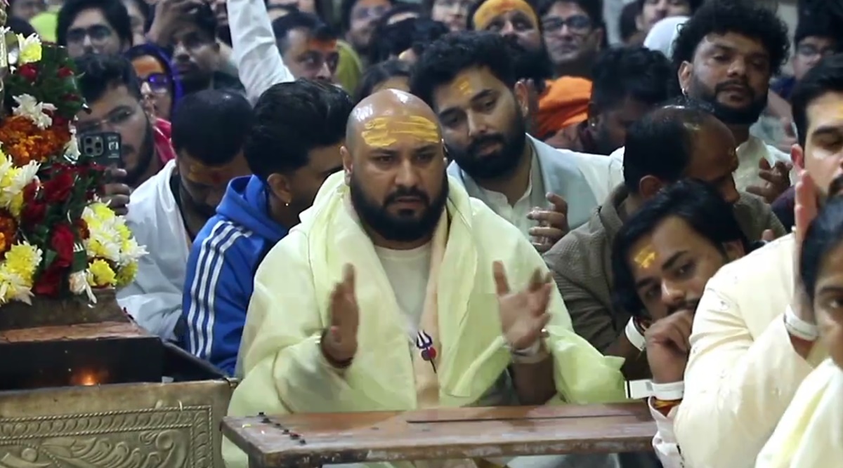 महाकालेश्वर मंदिर पहुंचे सिंगर B Praak: भस्म आरती में हुए शामिल, बोले- महाकाल को देखते ही अंदर आ गई ताकत, ऐसा लगा जैसे…