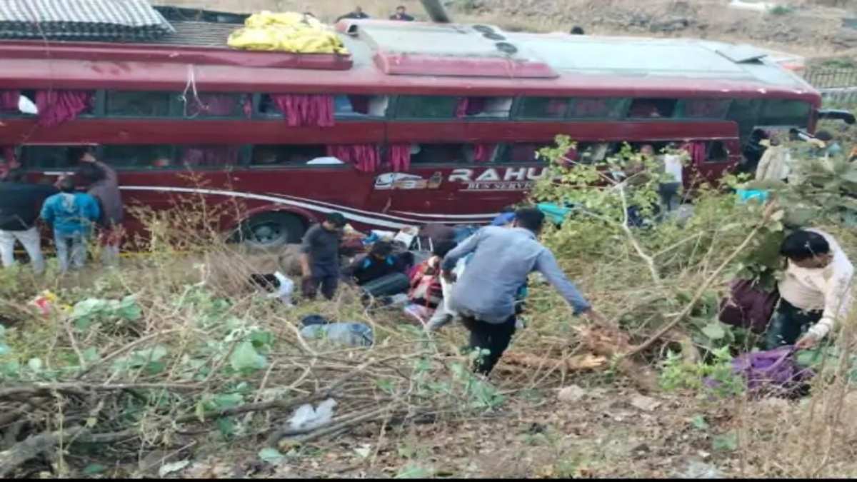 MP में बड़ा हादसा: श्रद्धालुओं से भरी बस पलटी, 20 से अधिक घायल, अयोध्या से लौट रहे थे सभी