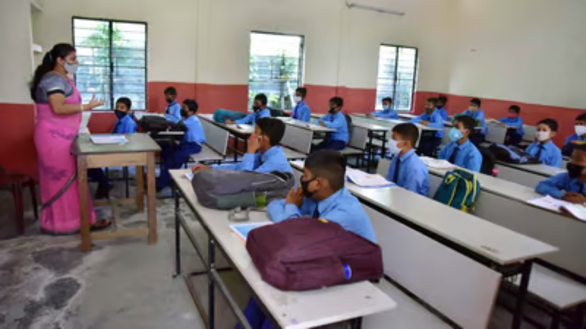 स्कूल शिक्षा विभाग की जली ट्यूबलाइट: लोक शिक्षण संचनालय ने माना स्कूलों में नहीं रोशनी की व्यवस्था, हर कक्षा में एलईडी ट्यूबलाइट के दिए निर्देश