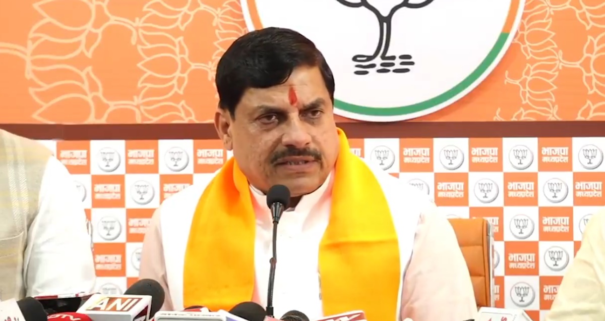 ‘नेहरू ने खुद को दिलवाया भारत रत्न’, CM डॉ. मोहन बोले- बाबा साहेब अंबेडकर को पसंद नहीं था धारा 370, दिग्विजय सिंह के आरोप पर दिया बड़ा बयान 