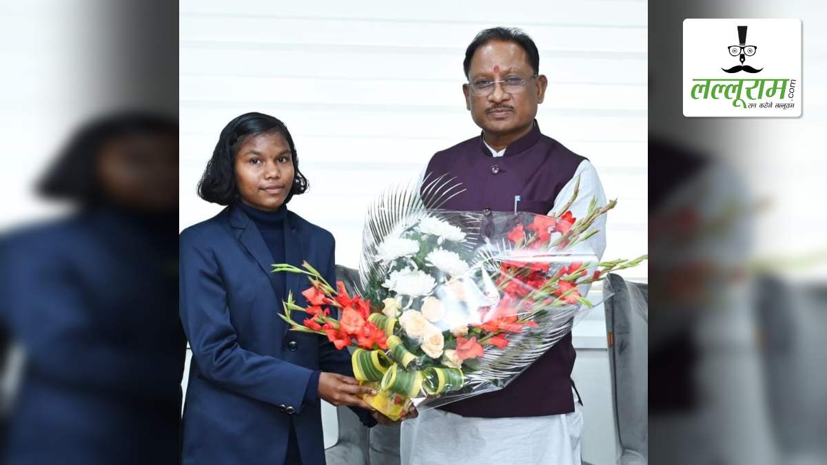 राष्ट्रीय जूडो खिलाड़ी हेमबती नाग ने मुख्यमंत्री साय से की मुलाकात, कहा- ‘ओलंपिक में मेडल जीतना मेरा सपना’, CM ने दी लगातार मेहनत जारी रखने की सलाह