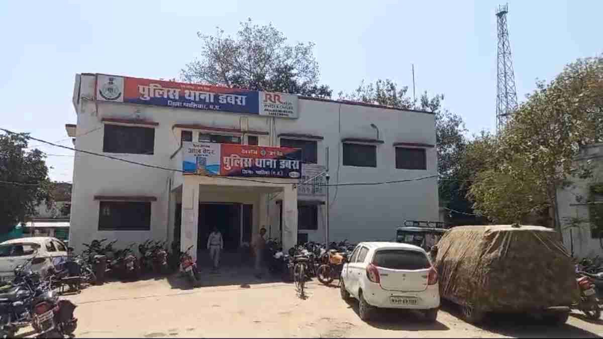 बदमाशों ने ढाबा में खाया खाना, जमकर पी शराब, पैसे मांगने पर मालिक समेत बुजुर्ग कर्मचारियों की कर दी पिटाई