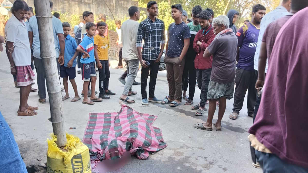 निर्माणाधीन मकान की तीसरी मंजिल में काम कर रहा मजदूर पैर फिसलने से नीचे गिरा, मौके पर हुई मौत…