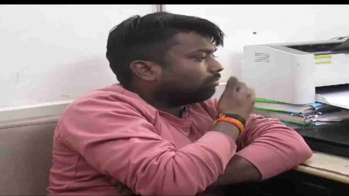 लोकायुक्त का छापा: रिश्वत लेते रंगे हाथ पकड़ाया निगम कर्मचारी, रिटायर्ड ASI से इस एवज में ले रहे थे घूस