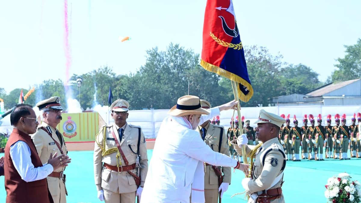 राष्ट्रपति पुलिस कलर अवार्ड : गृह मंत्री अमित शाह की नक्सलियों से अपील, ‘मुख्यधारा में शामिल होकर छत्तीसगढ़ के विकास में दीजिए योगदान’