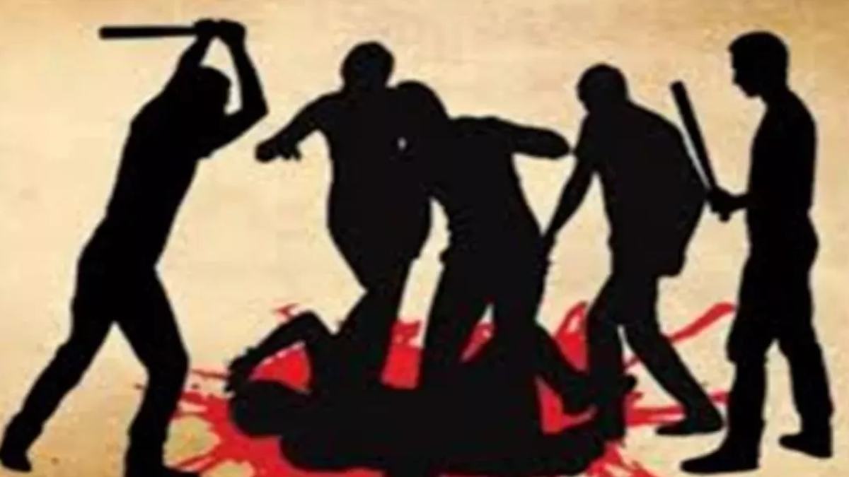 ईंट से कुचलकर मजदूर की हत्या, पैसों को लेकर हुआ था विवाद, परिजन लगा रहे न्याय की गुहार