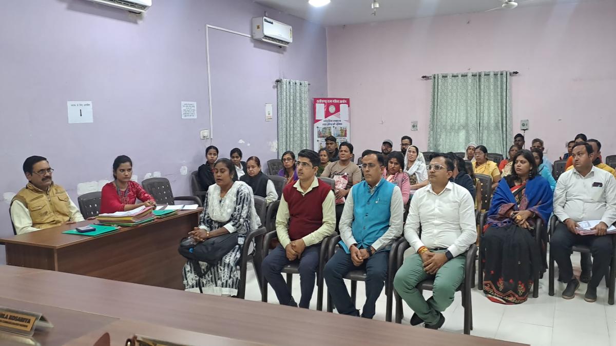 महिला आयोग ने की अलग-अलग 4 मामलों की सुनवाई, बुजुर्ग मां को परेशान करने वाले बेटे-बहू को घर खाली करने के दिये सख्त निर्देश…