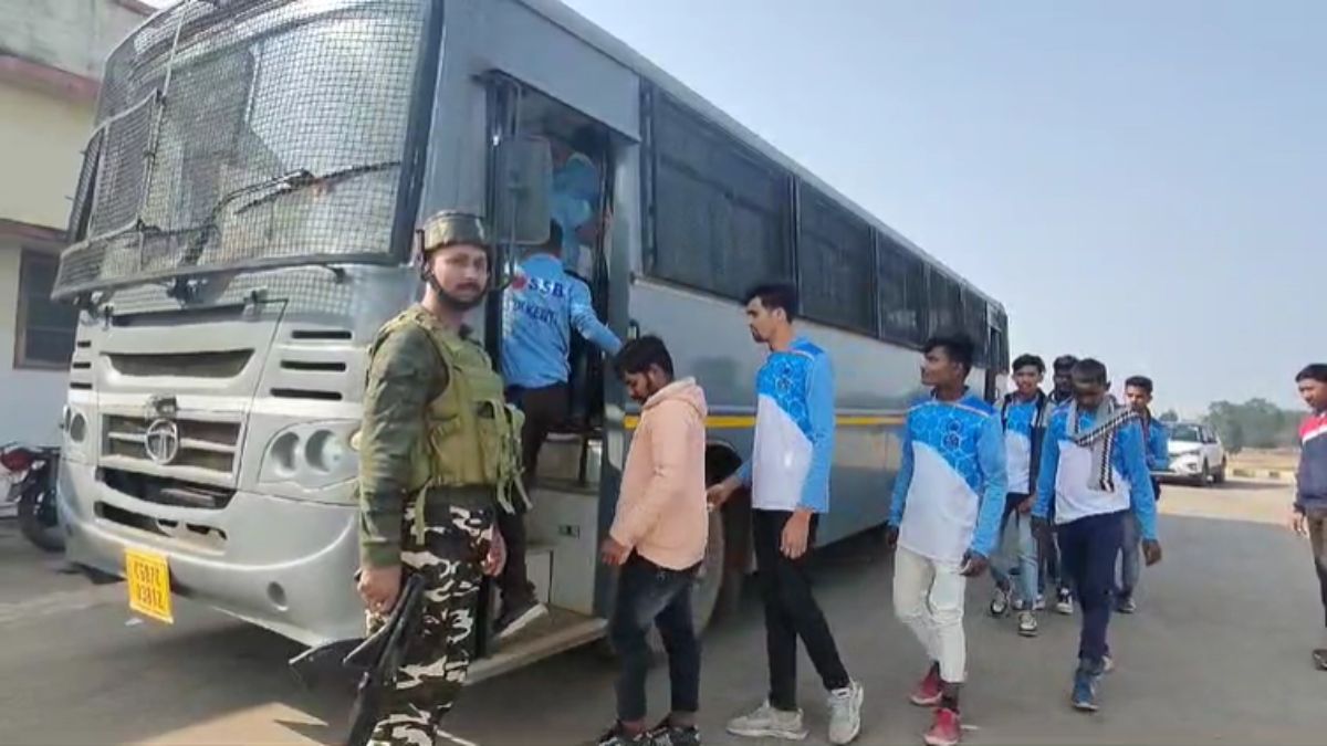 SSB ने नक्सल प्रभावित क्षेत्र के युवाओं को कराया शहरी क्षेत्रों का भ्रमण, विकसित राज्य की झलक देख हुए उत्साहित