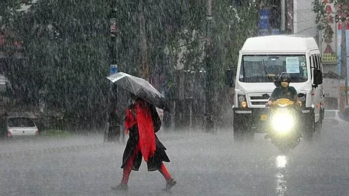 दिल्ली-NCR में बदला मौसम का मिजाज, झमाझम बारिश ने बढ़ाई ठिठुरन, 10 दिसंबर से पड़ेगी कड़ाके की ठंड
