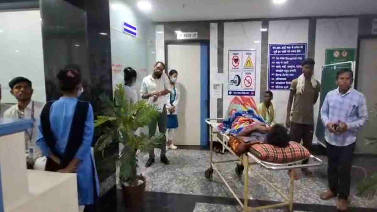 CG Breaking : बाइक सवार तीन नकाबपोश बदमाशों ने दो युवकों पर चाकू से किया हमला, मोबाइल लूटकर हुए फरार