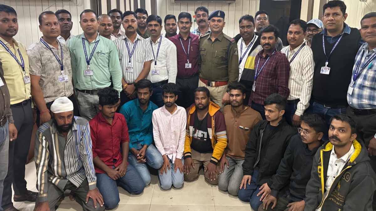 ठगी के खिलाफ पुलिस की बड़ी कार्रवाई: सिम स्वैपिंग, क्रिप्टोकरंसी इन्वेस्टमेंट और शेयर ट्रेडिंग के नाम पर फ्रॉड करने वाले 9 आरोपी गिरफ्तार, पीड़ितों के खाते में 6 लाख रुपए लौटाए गए