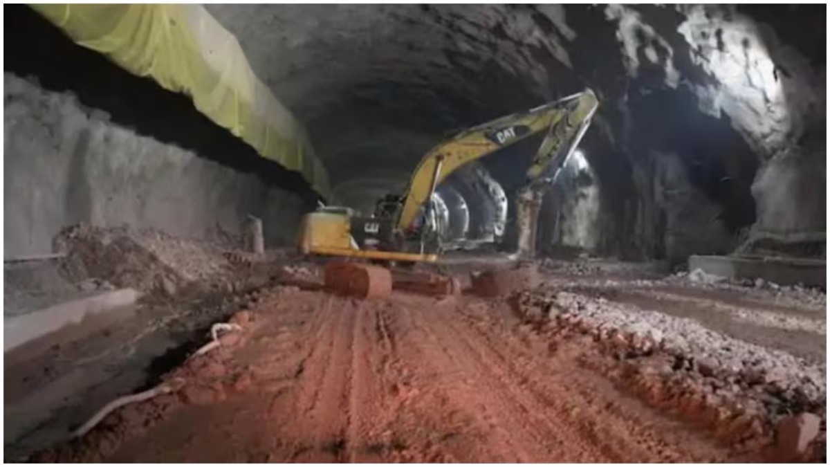 Delhi-Mumbai Expressway: दिल्ली-मुंबई एक्सप्रेसवे पर निर्माणाधीन टनल का हिस्सा ढहा, 1 मजदूर की मौत, 3 घायल