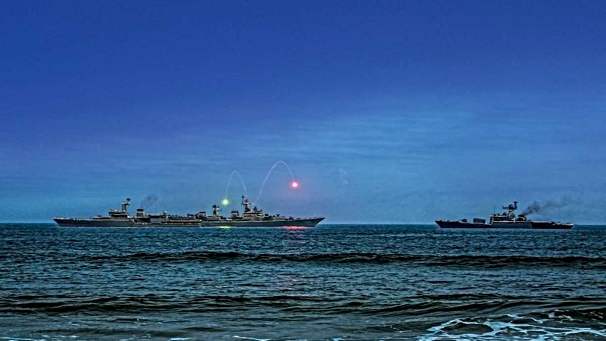 Navy Day: ओडिशा के पुरी में युद्धपोत, लड़ाकू विमान और समुद्री कमांडो अपनी क्षमताओं का करेगें प्रदर्शन…