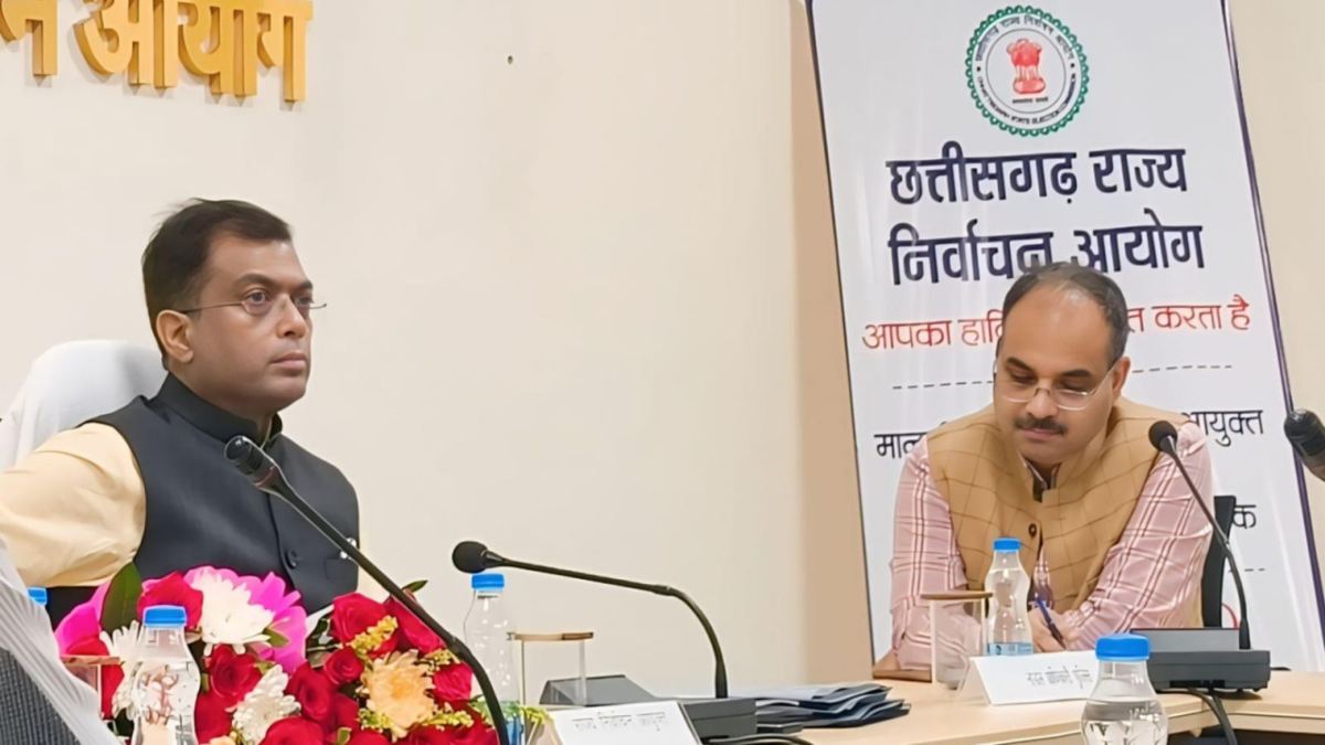 महापौर और अध्यक्ष के प्रत्यक्ष रूप से चुनाव के निर्णय के बाद तैयारियां जोरों पर, आयुक्त अजय सिंह ने समीक्षा कर अधिकारियों को दिए आवश्यक दिशा-निर्देश