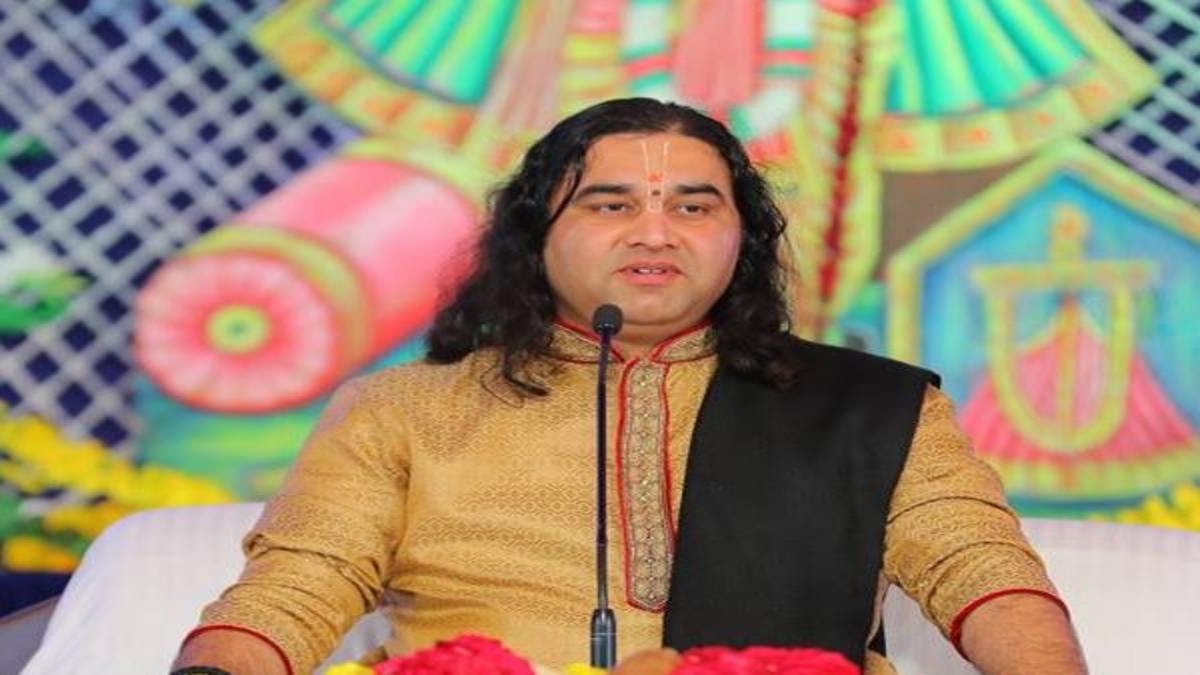 कथावाचक को होगी कारावास! देवकीनंदन ठाकुर के खिलाफ मानहानि का केस दर्ज, जानिए आखिर ऐसा क्या कर दिया…