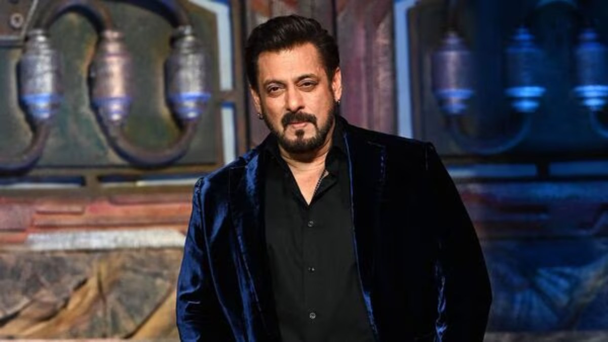 Salman Khan की सिक्योरिटी में बड़ी चूक, सुरक्षा घेरे में जबरदस्ती घुसा शख्स, पुलिस की पूछताछ में बोला- बिश्नोई को बोलूं क्या …
