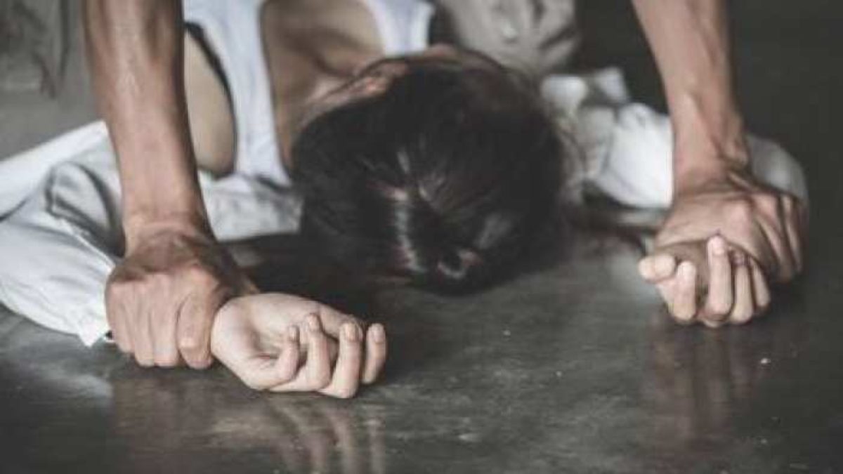 झूठे हैं UP में बेटियों के सुरक्षा के दावेः स्कूल छोड़ने के बहाने दरिंदों ने किशोरी को कार बिठाया, उसके बाद जो किया…