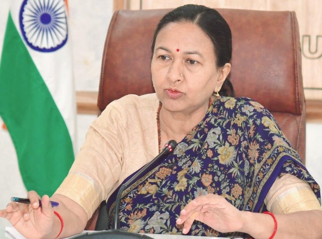 मुख्य सचिव ने अधिकारियों को दिए कड़े निर्देश, कहा- उत्तराखंड राज्य के सर्वांगीण विकास में करें सहयोग