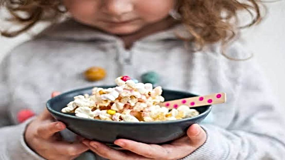 Popcorn: छोटे बच्चों को भूल से भी ना खिलाएं पॉपकॉर्न, सेहत के लिए भारी नुकसानदेह…