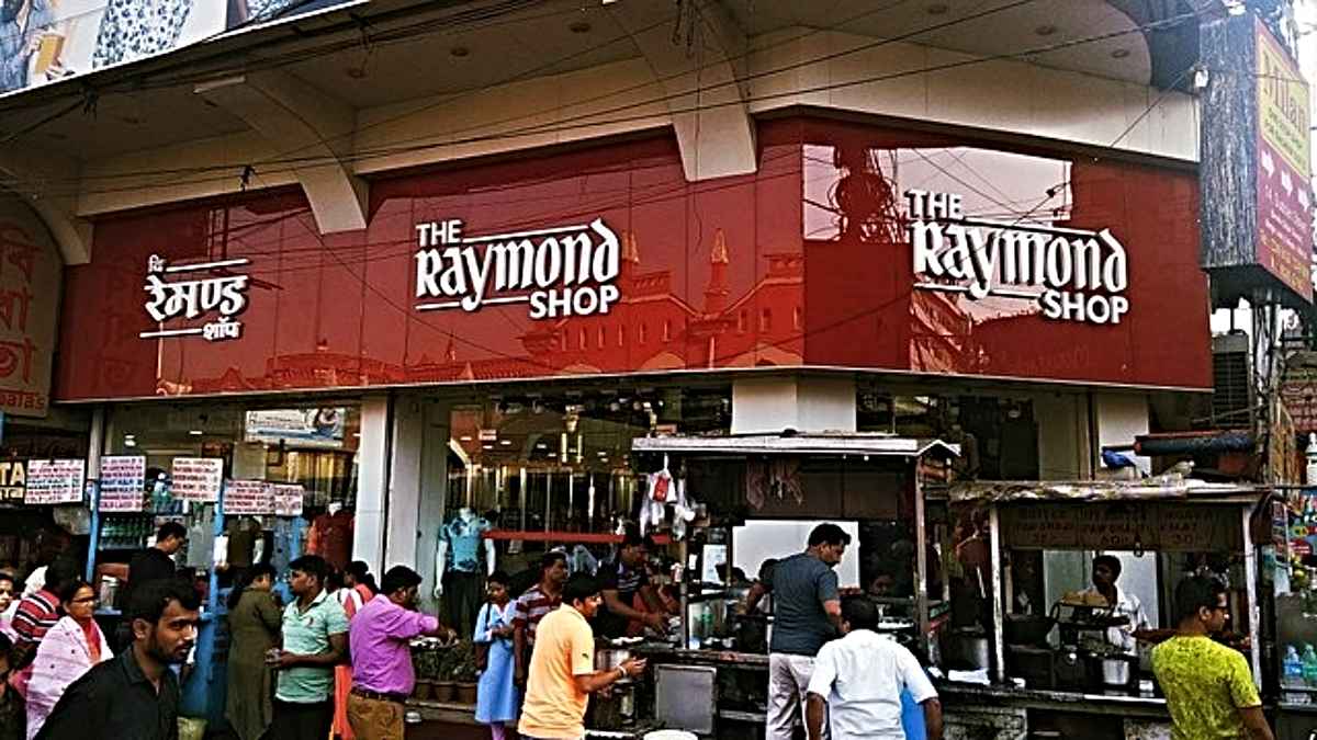 Raymond Share Price: स्टॉक मार्केट में रेमंड का जलवा, रोज रॉकेट बन रहे शेयर, जानिए आज क्या है स्टॉक के हाल…