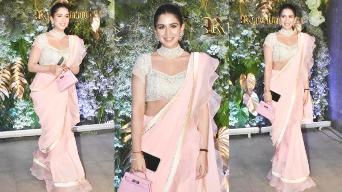 Radhika Merchant के नाम दर्ज हुआ ये रिकॉर्ड, बड़े-बड़े सेलिब्रिटीज को छोड़ा पीछे …