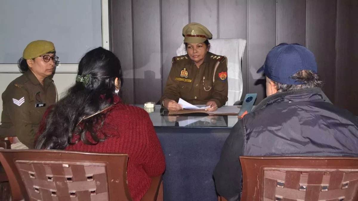 मैडम छह लोग… पत्नी पहुंची थाने तो पुलिस के उड़े होश, जानिए आखिर क्या है पूरा मामला