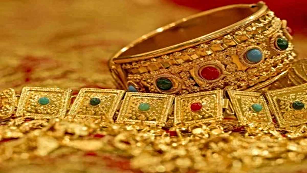 Gold-Sliver Rate: आज स्लिवर पर बड़ी गिरावट, चांदी में प्रति किलो 3100 की आई कमी, गोल्ड भी गिरा, जानिए इस साल कितने महंगे हुए जेवरात…