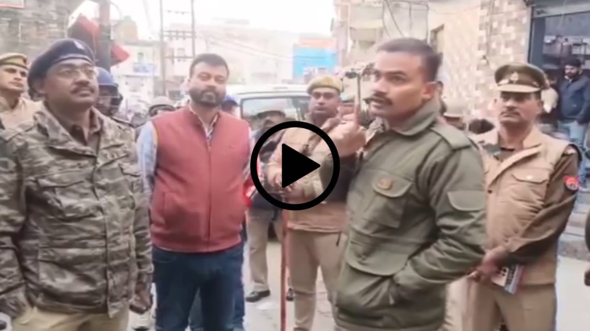 ना नौकरी मिलेगी, ना कोई काम करने लायक रहेगा… बिजली चोरी पर भड़के एसपी, बोले- कर्मचारियों को कुछ बोला तो खैर नहीं, Video वायरल
