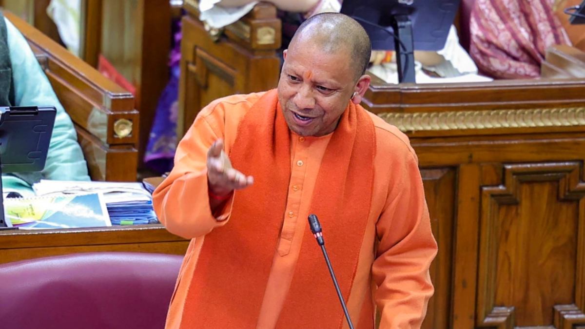 सीएम योगी ने सदन में विपक्ष पर की चढ़ाई : बोले- पहले एक ही जाति के लोग पाते थे नौकरी, फर्जी डिग्री वाले को बनाया गया था PSC का अध्यक्ष
