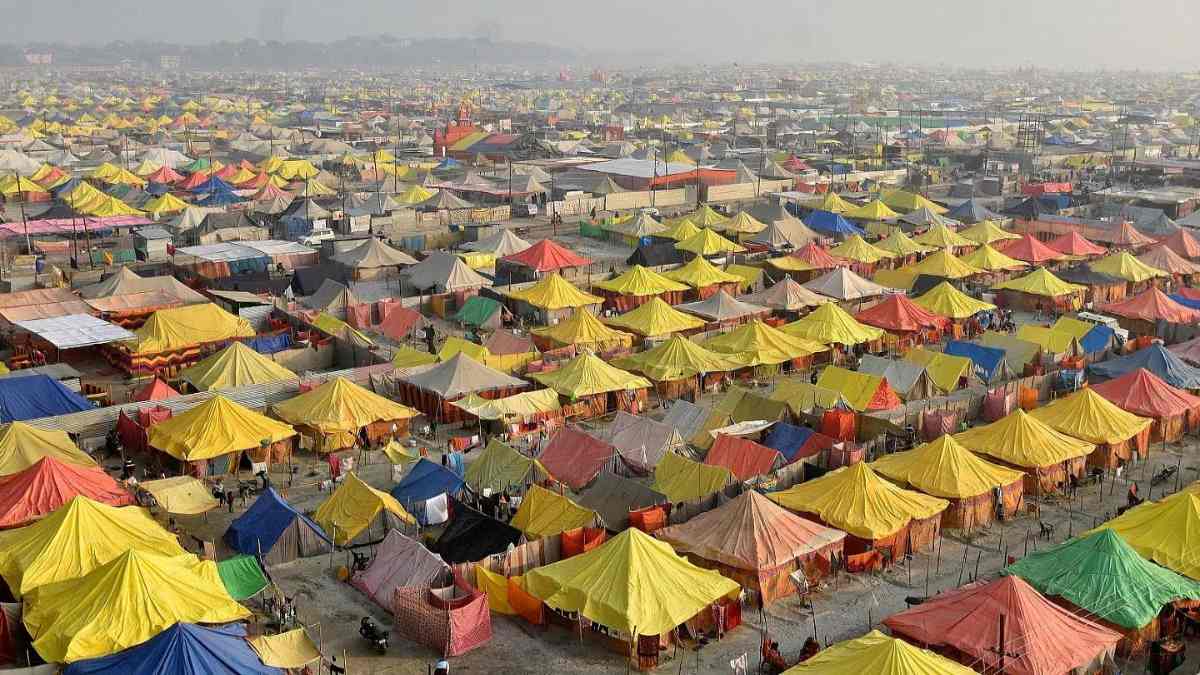 संगम की रेती पर बसने लगा तंबुओं का शहर : सेक्टर 16 में तैयार हो रहा महामंडलेश्वर नगर, अखाड़ा परिषद की उपस्थिति में हुआ जमीन आवंटन