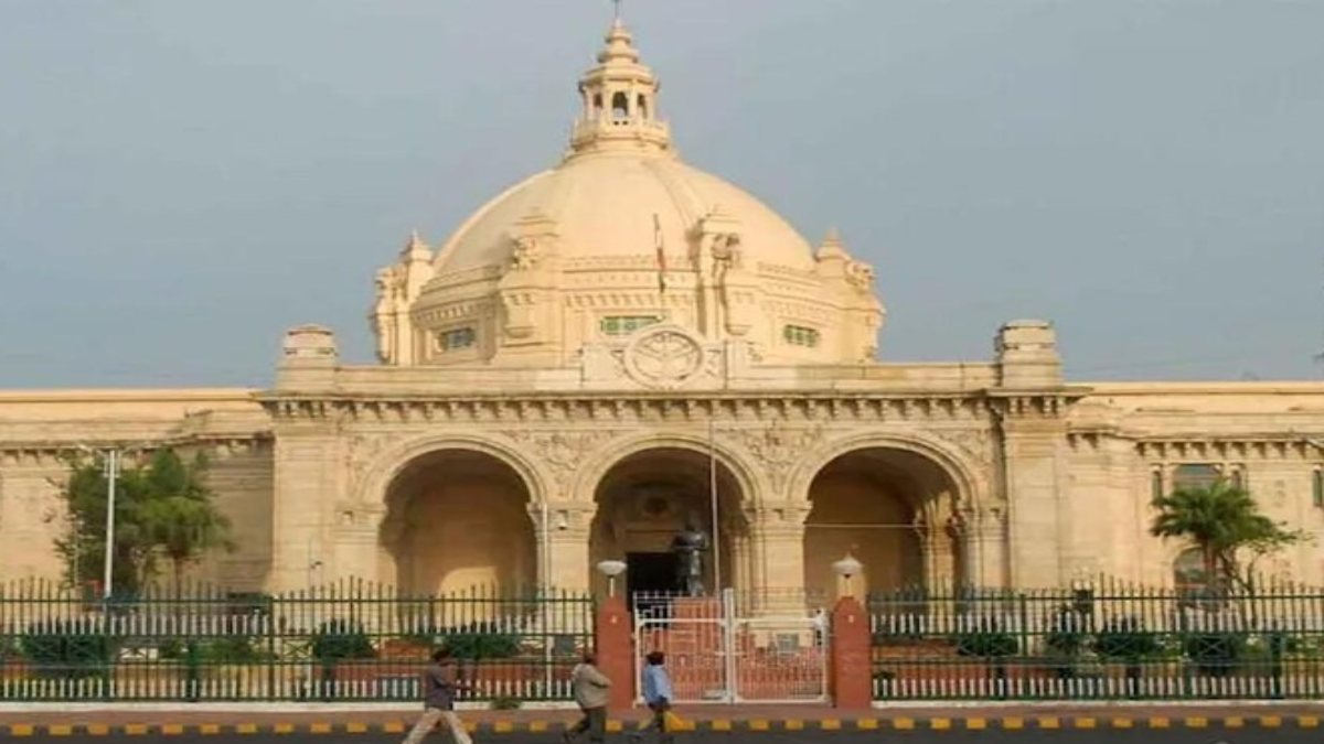 अब नारी सुरक्षा का ख्याल नहीं आता? पुलिस थानों में पुरुष शौचालय इस्तेमाल करने को मजबूर महिलाएं, इधर स्कूलों के नजदीक पान दुकान का मुद्दा सदन में गूंजा