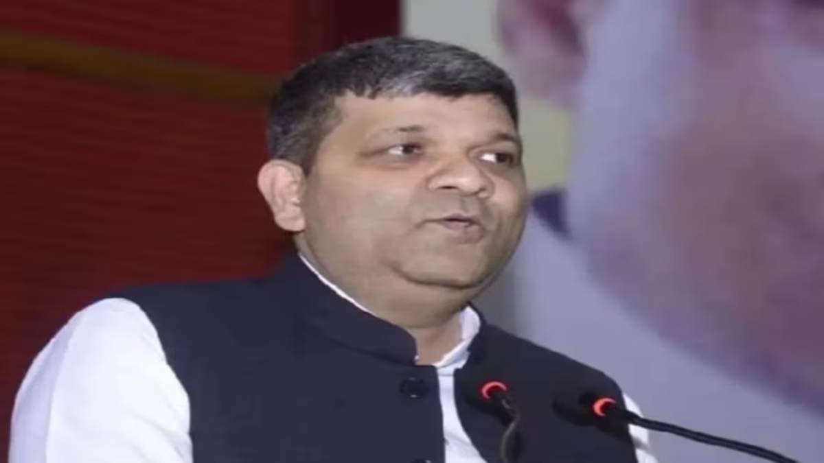 ‘मैं विधायक योगेश वर्मा नहीं हूं… कोई कंकड़ फेंकेगा तो जवाब पत्थर से मिलेगा’, भ्रष्टाचार से घिरे मंत्री आशीष पटेल ने अपनी ही सरकार पर उठाए सवाल