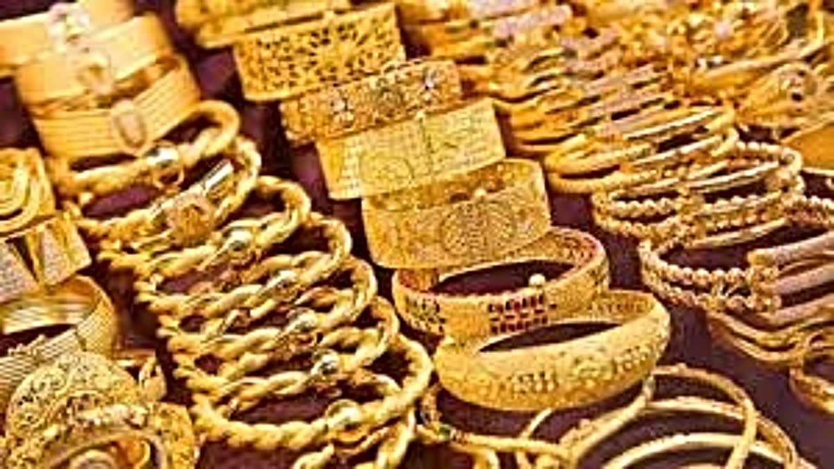 Gold Silver Investment: सोना सिर्फ सिर्फ 44 रुपए महंगा, 87 हजार रुपए प्रति किलो बिक रही चांदी, जानिए सिल्वर में कितने की आई गिरावट…