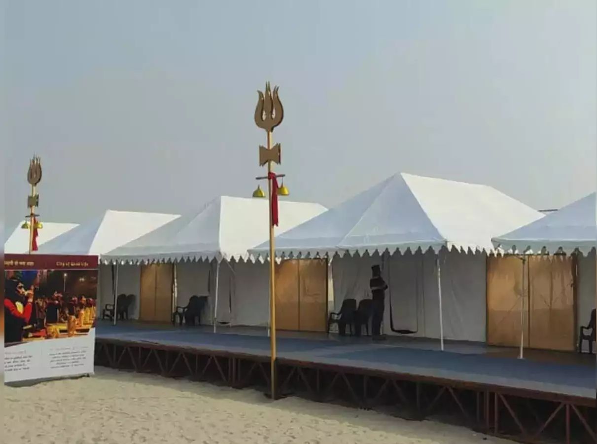 Mahakumbh 2025: महाकुंभ में लग्जरी ‘सुपर डीलक्स’ और ‘विला टेंट हाउस’ बनकर तैयार, जानिए किराया और  कब-कैसे बुक करें ?