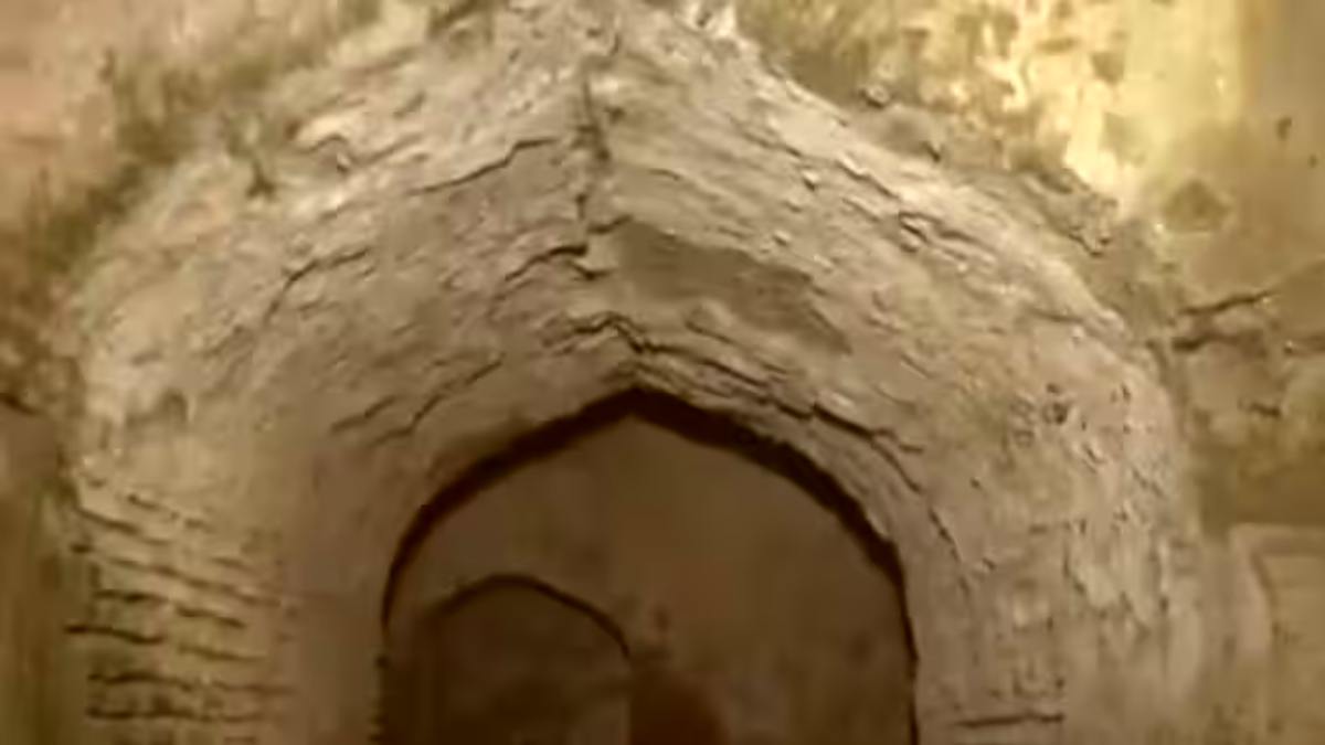 जमीन उगल रही इतिहासः जामा मस्जिद के पास मिली  सालों पुरानी बावड़ी, 900 साल पहले सम्राट पृथ्वीराज चौहान ने कराया था निर्माण!